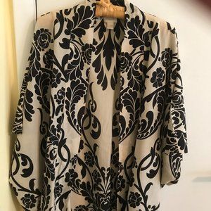 CHICO'S Black and cream patterned kimono style